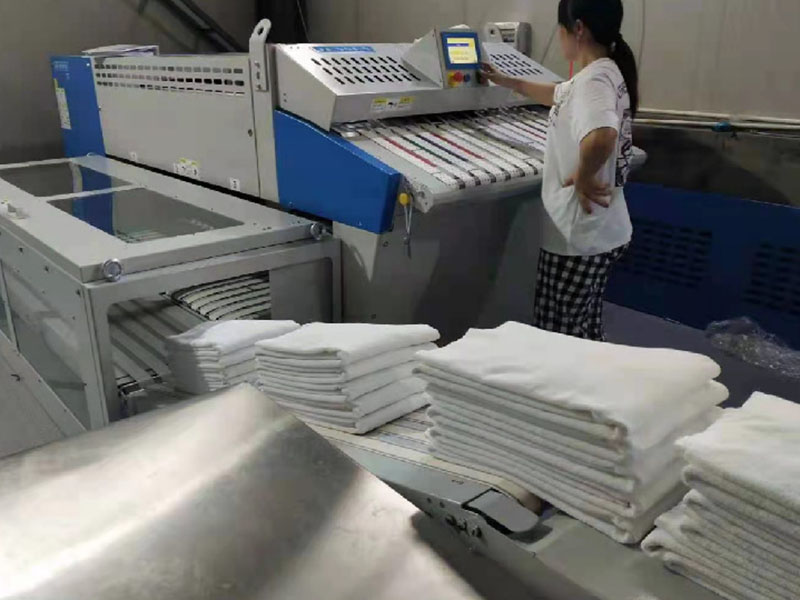 峨边巾类折叠机-02